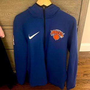 New York Knicks Nike Therma Flex Showtime Men's NBA Hoodie - Blue